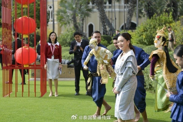 展开跨联赛